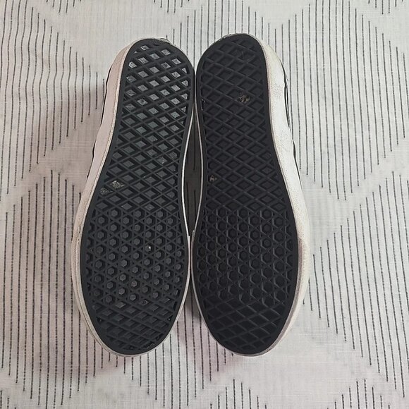 VANS Gray & Black Classic Checkerboard Slip on Sneakers Women's 7.5 Men's 6 - Picture 11 of 12